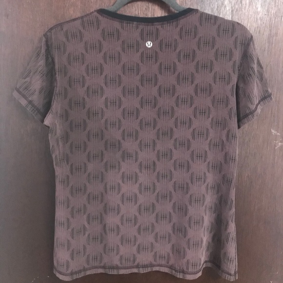 Lululemon Workout Shirt - Picture 1 of 2